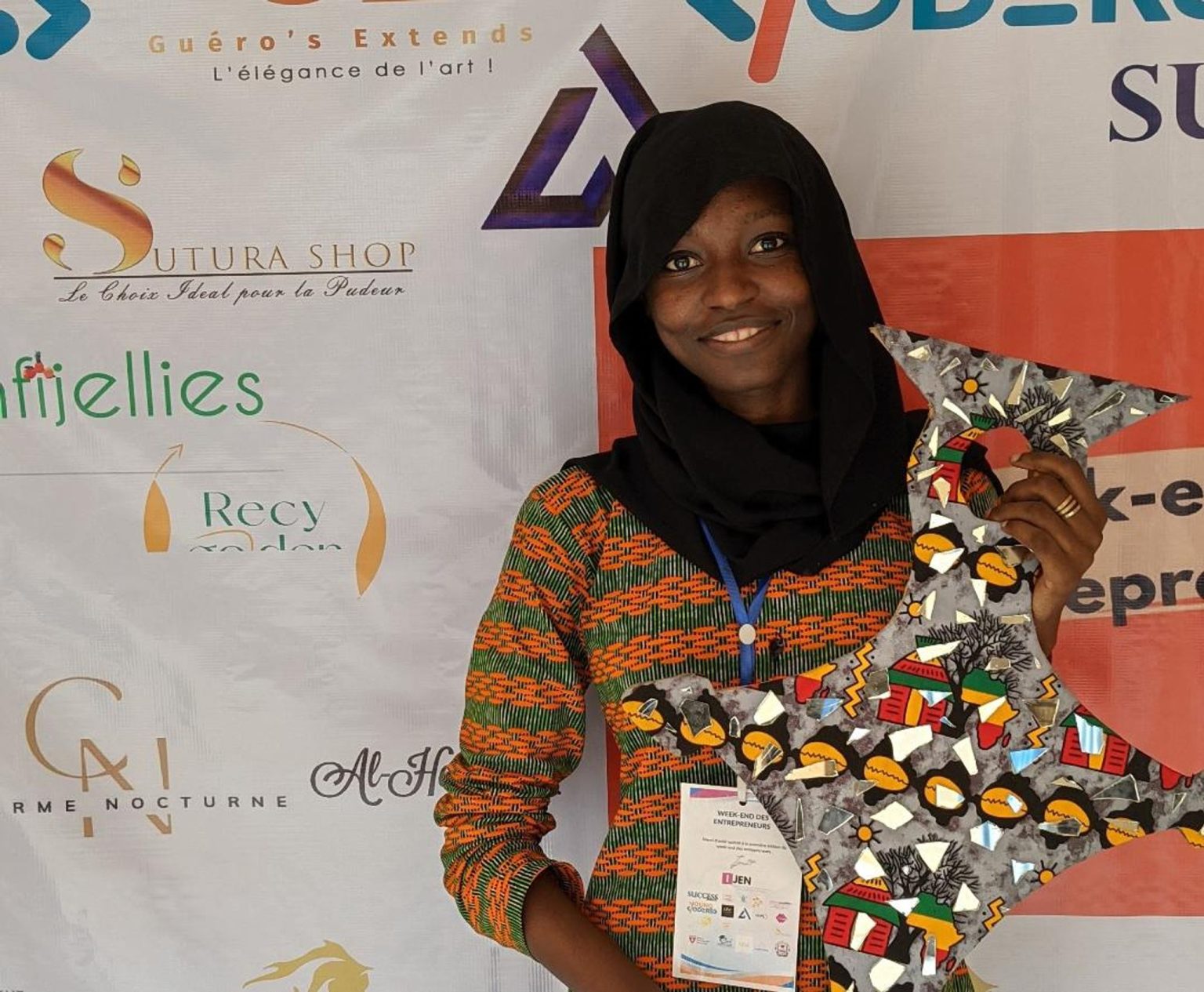 Niger : des accessoires confectionnés à partir de déchets recyclés