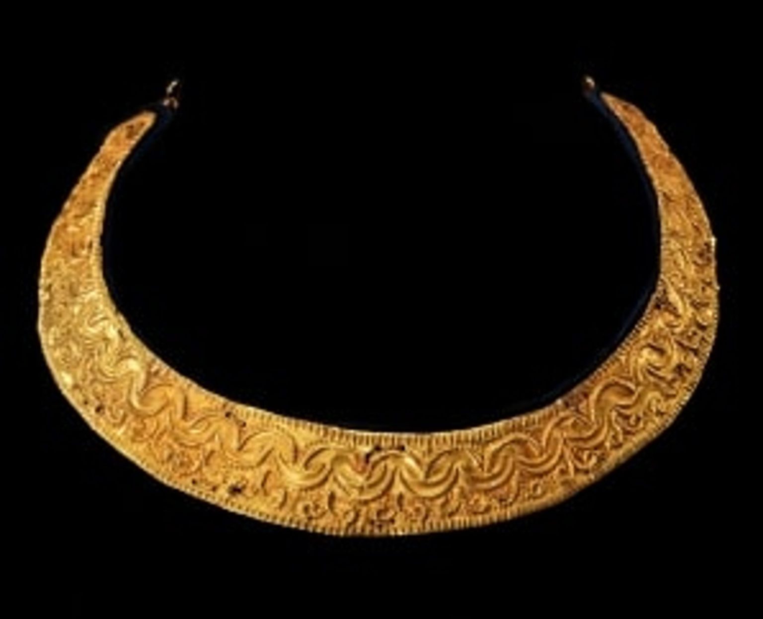 Le Fowler Museum rend des objets d’art au Royaume Asante du Ghana