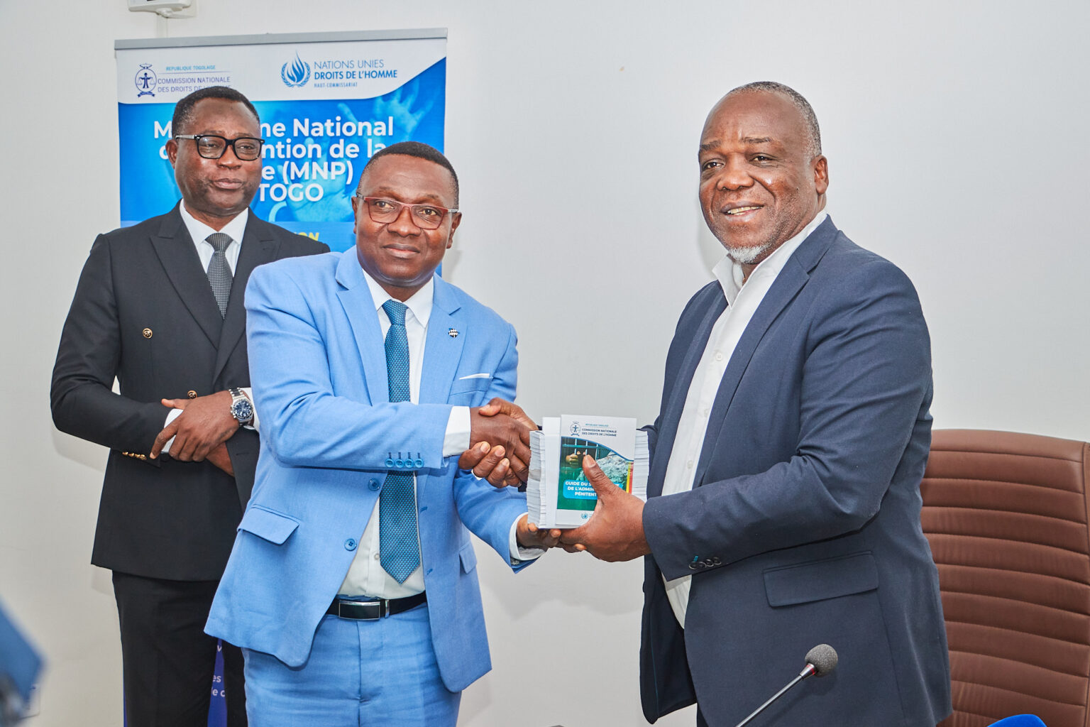 Togo : un guide de référence pour renforcer les compétences des surveillants pénitentiaires