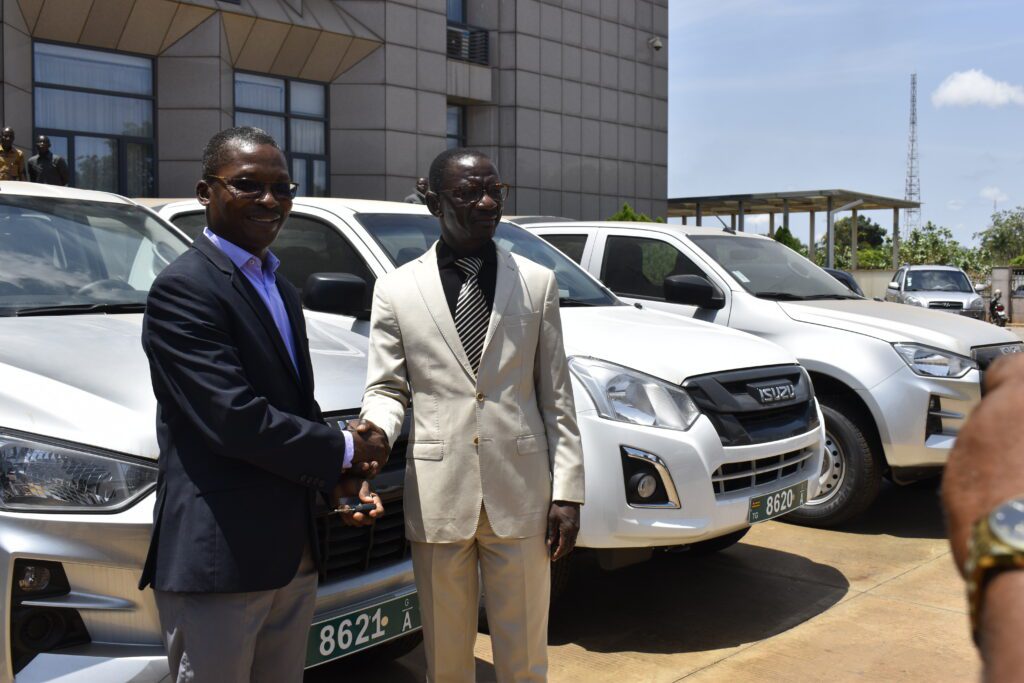 Éducation : le Togo dote 10 inspections de véhicules pour renforcer le suivi pédagogique