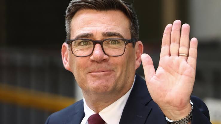Andy Burnham devient le Premier ministre britannique