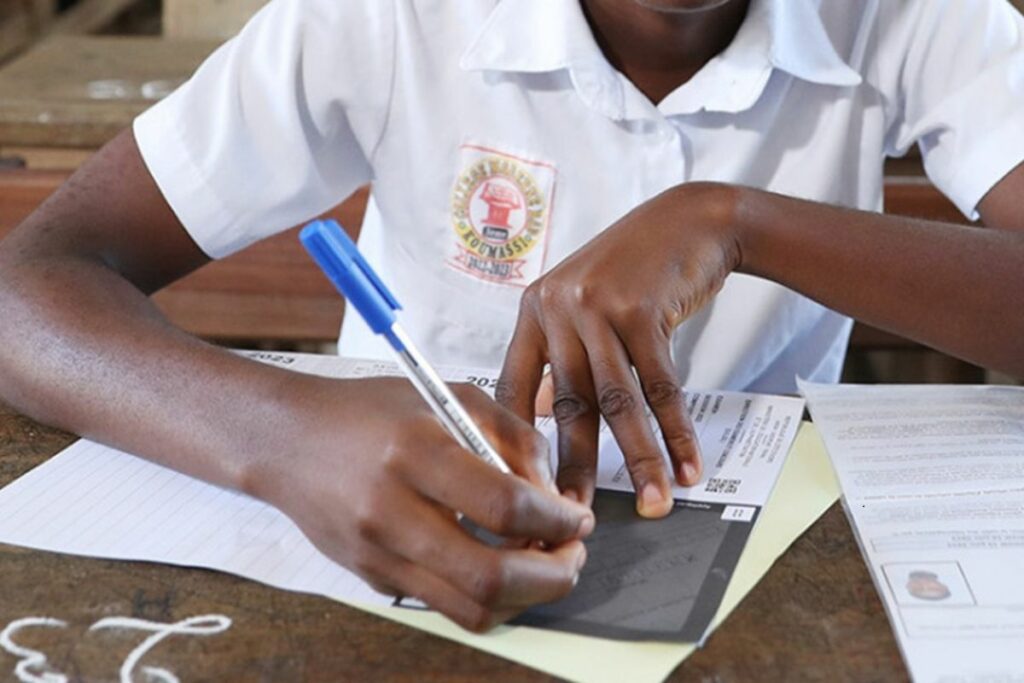 Burkina Faso : le gouvernement décide de maintenir les meilleurs bacheliers dans les universités nationales