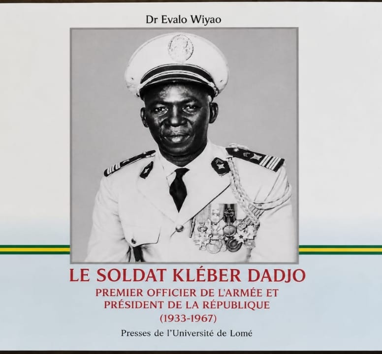 Histoire : un livre retrace la vie de Kléber Dadjo, premier officier de l’armée togolaise
