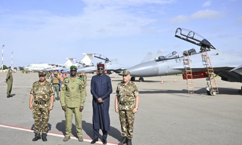 Le Niger réceptionne six avions militaires offerts par l’Algérie