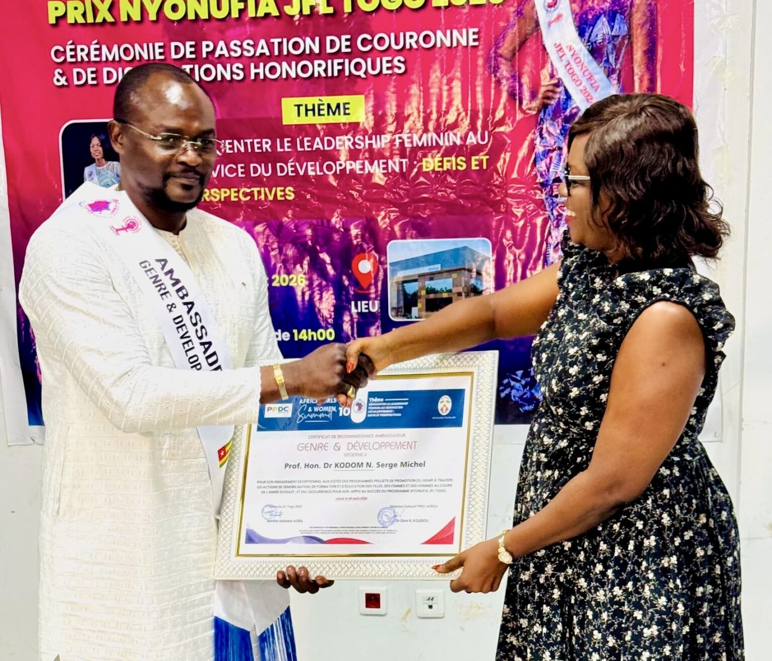 Leadership féminin : le professeur Serge Michel Kodom distingué pour son engagement