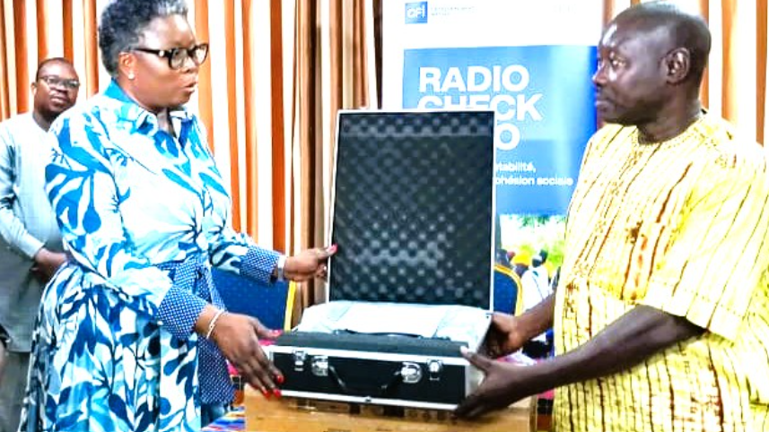 Togo : 12 radios renforcent leurs moyens contre la désinformation