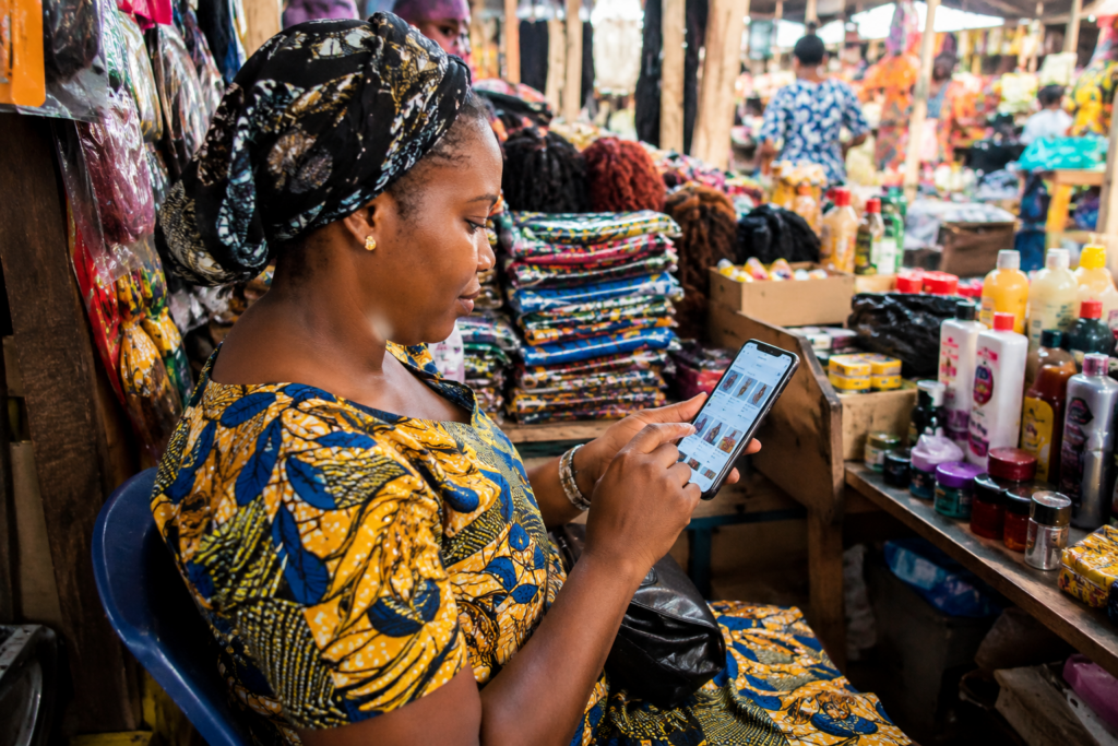 Bénin – Togo : entre coûts et risques, le mobile money transforme les paiements des petits commerçants