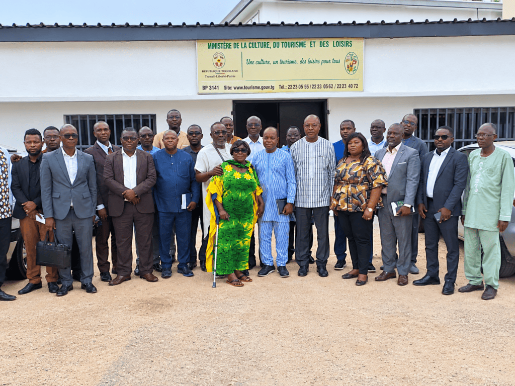 Togo : Isaac Tchiakpé échange avec les artistes autour de leurs revendications